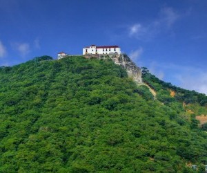 Convento La Popa.  Fuente: www.panoramio.com - Foto por Mauricio Franco 