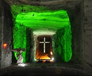 Catedral de Sal Vista al altar  Fuente: zipaquira-cundinamarca.gov.co